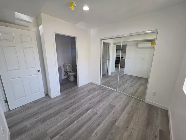 Foto del edificio - 635 W 51st St