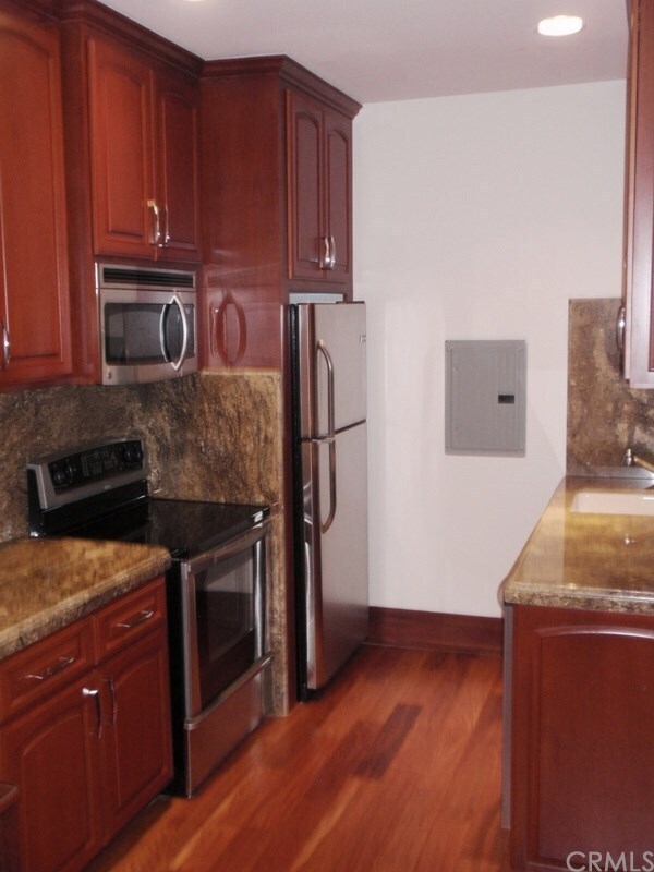 Building Photo - 47 Campanilla