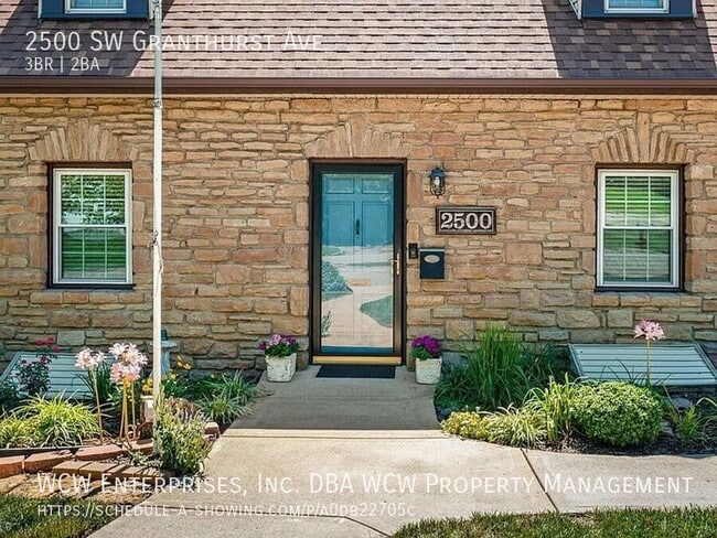 Building Photo - 2500 SW Granthurst Ave