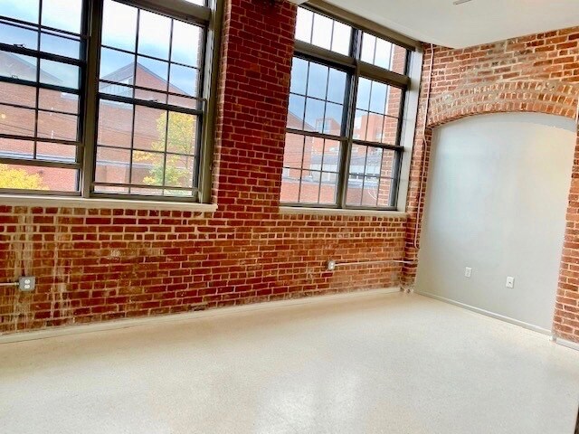 Building Photo - 275 Medford St