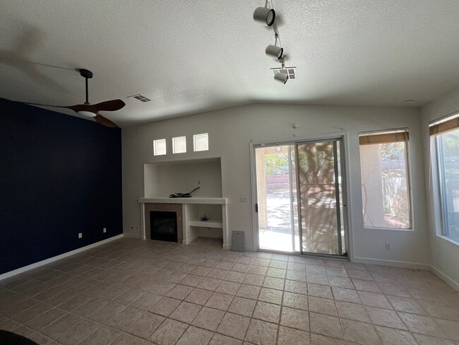 Foto del edificio - 2977 Paseo Hills Way