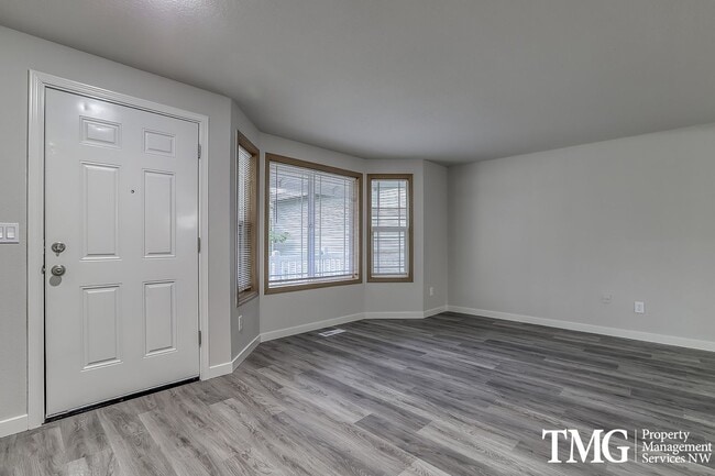 Photo - Spacious 4 Bedroom/2.5 Bath Hazell Dell Home!