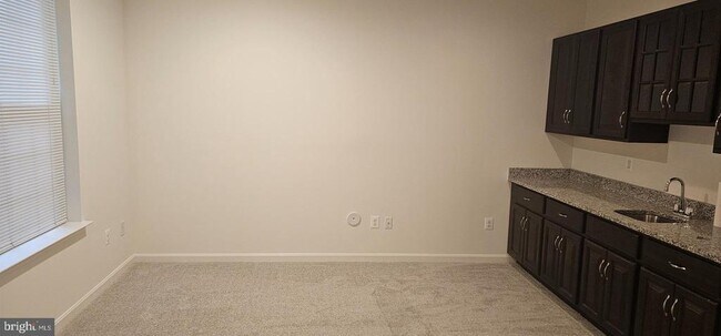 Foto del edificio - 156 Ironwood Ct