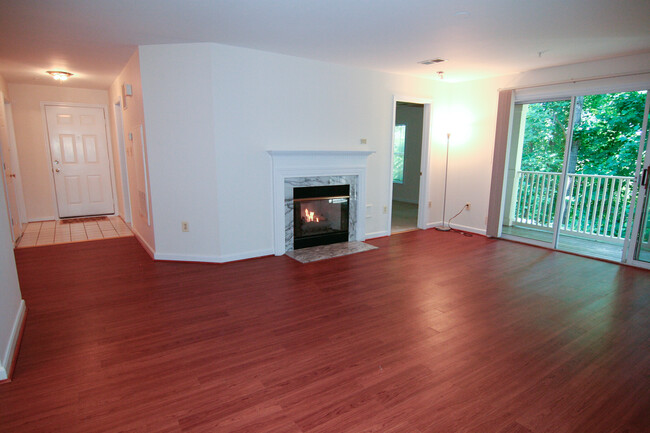 Building Photo - 15307 Diamond Cove Ter