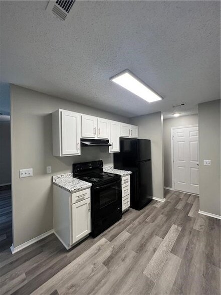 Foto del edificio - 1374 N Chickadee Ave