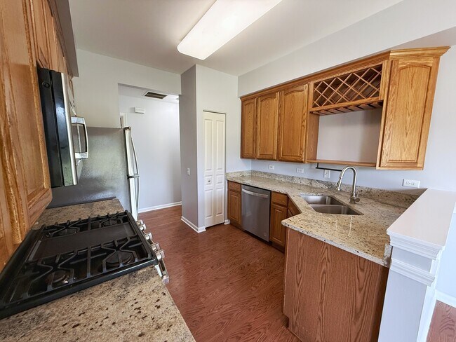 Foto del edificio - 3313 Bromley Ln