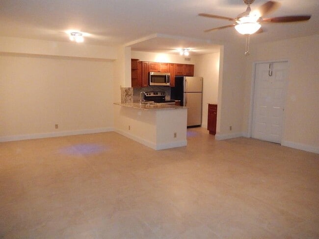 3017 N Oakland Forest Dr