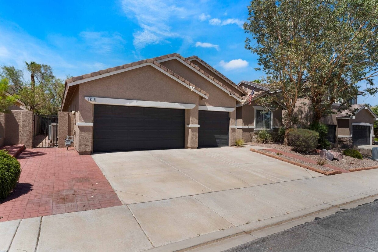 Primary Photo - Spacious 4-Bedroom Home with Upgraded Feat...