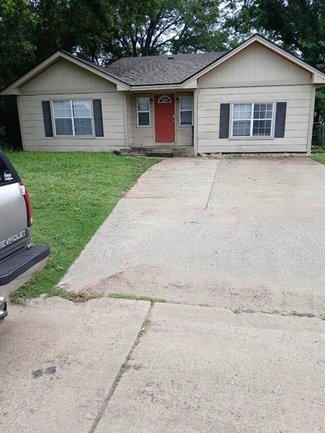 Foto principal - 1804 NW Lincoln Ave