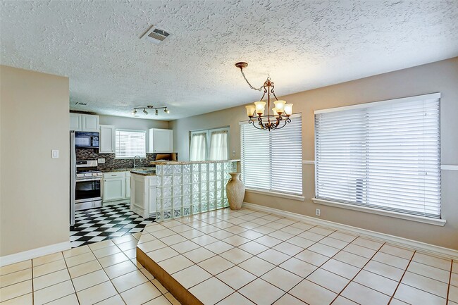 Foto del edificio - 20218 White Poplar Dr