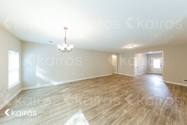 Foto del edificio - 8020 Shadesbrook Drive