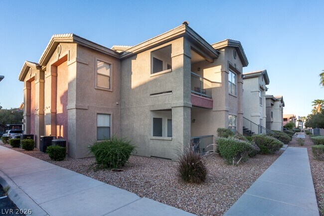 Building Photo - 8000 W Badura Ave