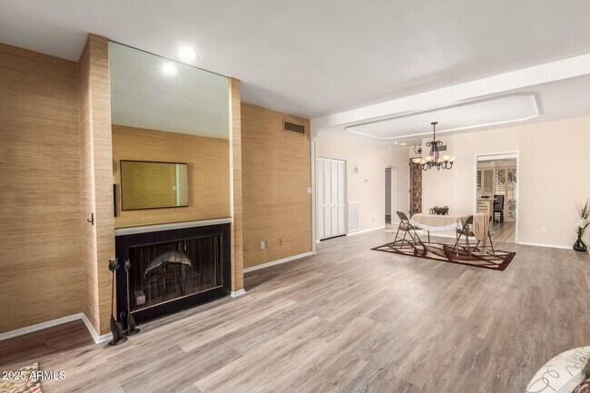 Foto del edificio - 6735 N 16th Pl