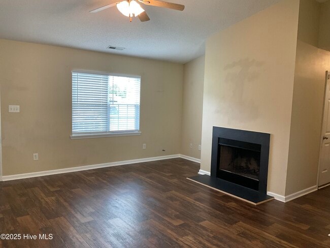 Foto del edificio - 121 Poplar Ridge Rd