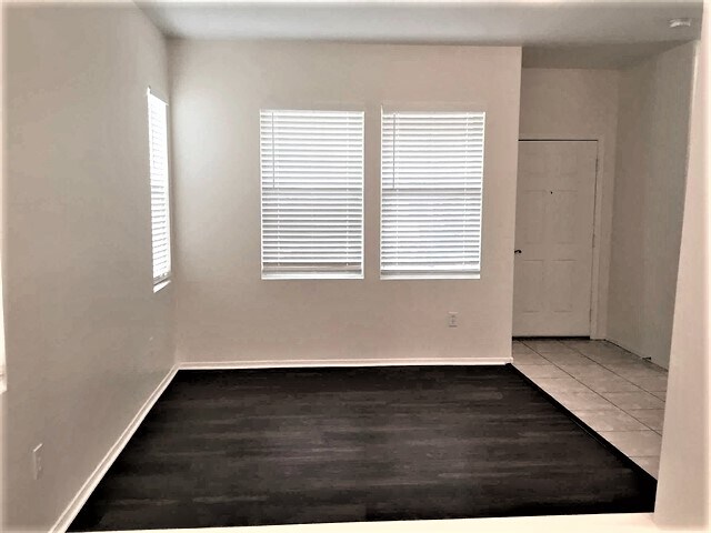 Building Photo - 3005 W Ferruccio Pl