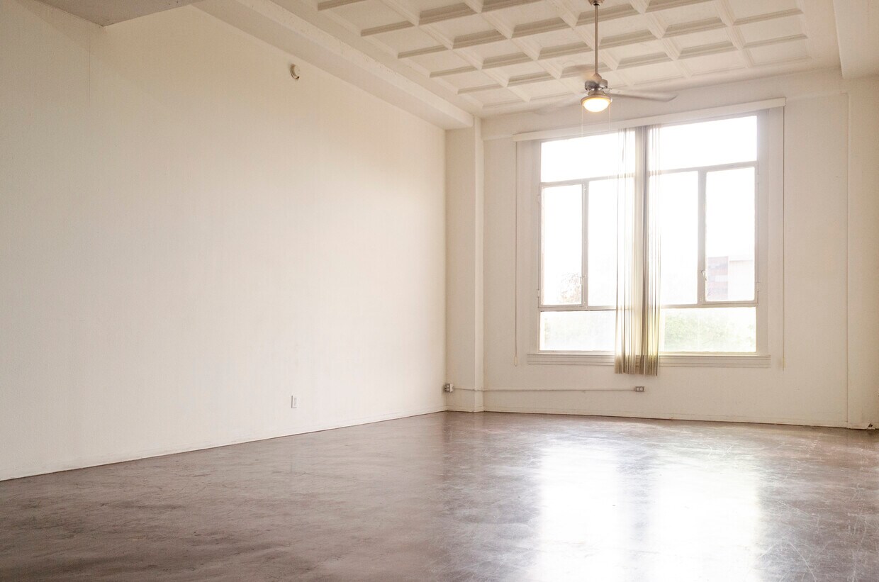 Foto principal - 300 S Thomas St