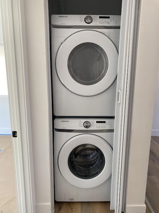 Washer and Dryer Room - 24331 Martha St