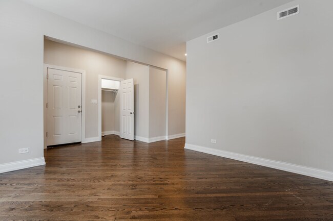 Foto del edificio - 2754 N Richmond St