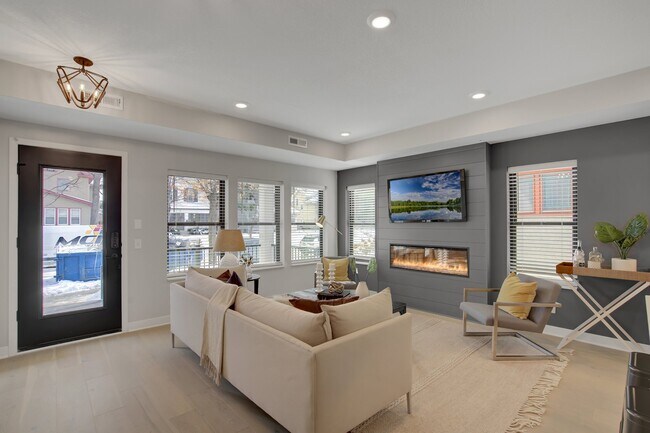 Foto del edificio - 3628 Colfax Ave S