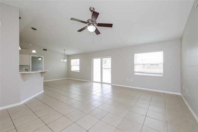 Foto del edificio - 102 Ashley Loop