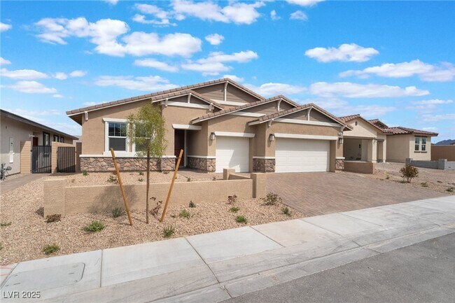 Building Photo - 1044 Forest Falcon Dr