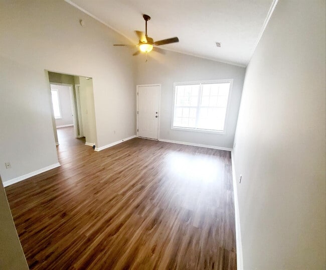 Building Photo - 213 Black Water Ln