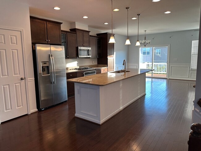 Building Photo - 9075 Alexander Way
