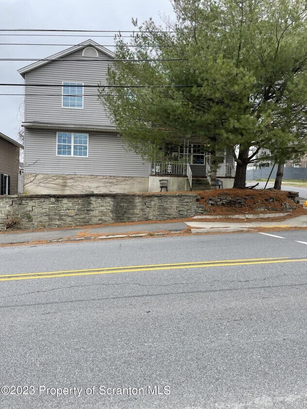 1200 Main St, Avoca, PA 18641 Room for Rent in Avoca, PA