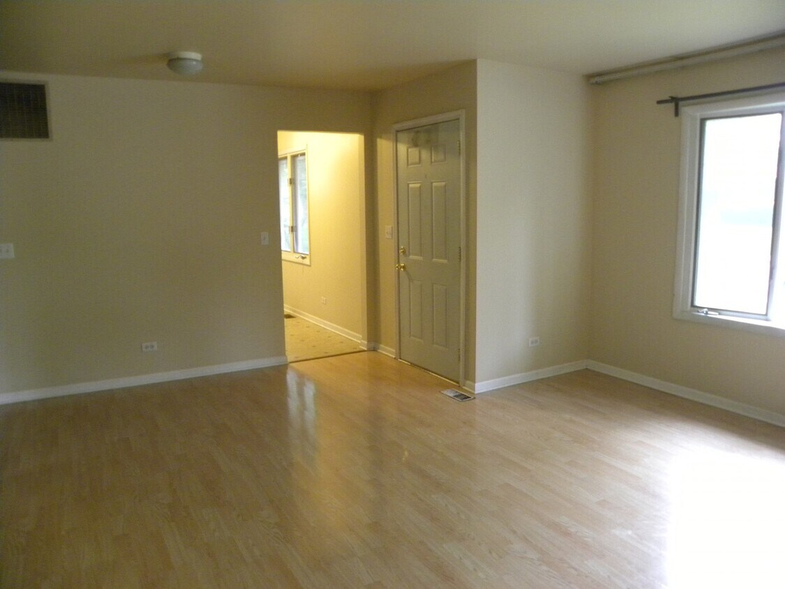 Foto principal - 73 Hickory Dr
