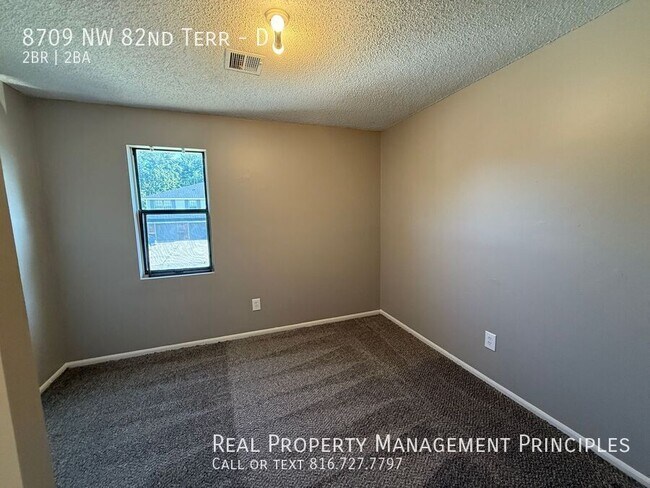 Foto del edificio - 8709 NW 82 Terrace