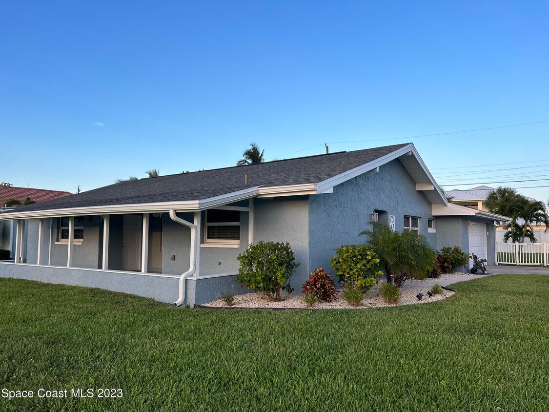 981 S Brevard Ave, Cocoa Beach, FL 32931 House Rental in Cocoa Beach