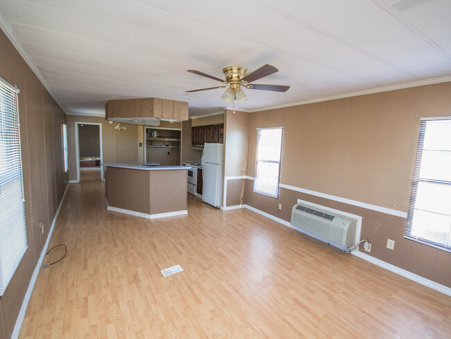 Building Photo - Mobile home in Athens on large lot in coun...