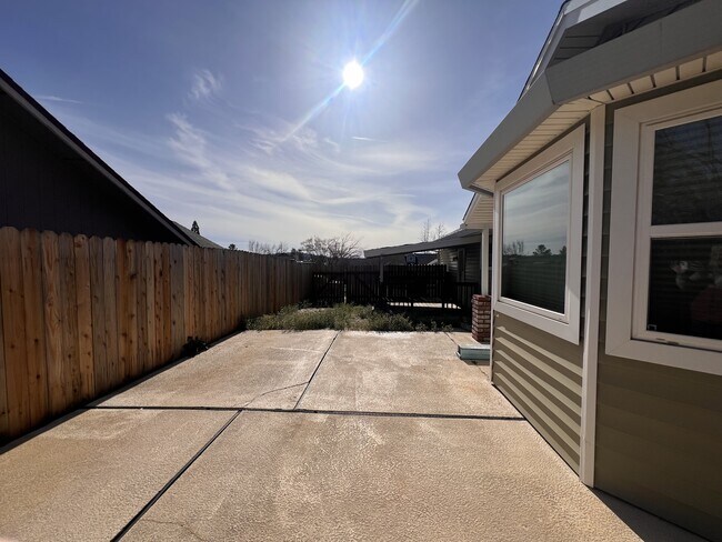 Building Photo - 153 Cypress Hill Dr