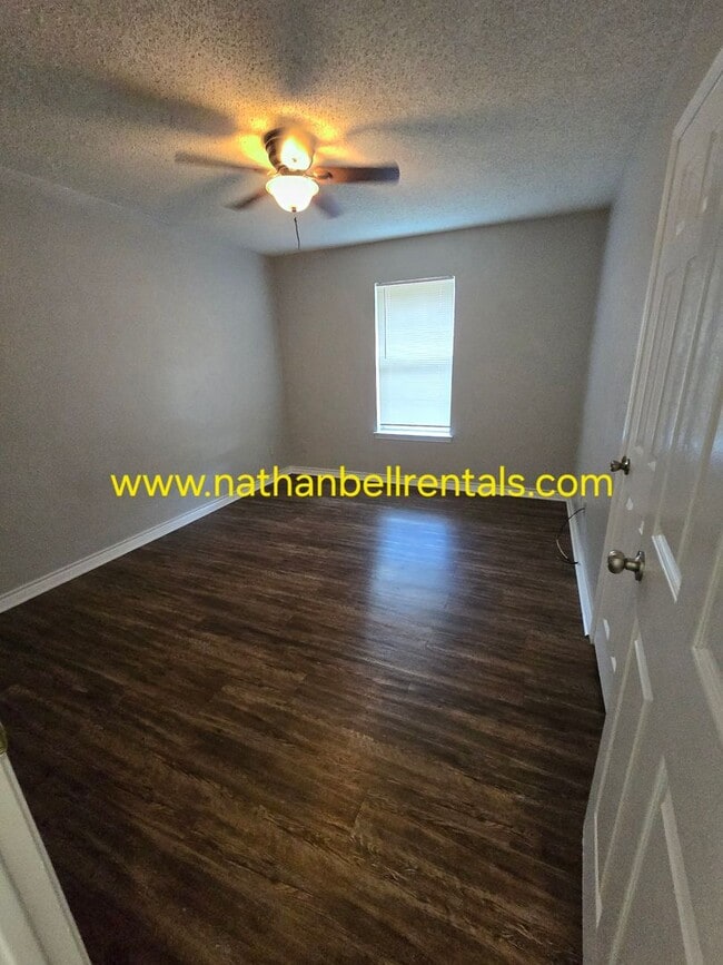 Building Photo - 490 Kirkland Ln