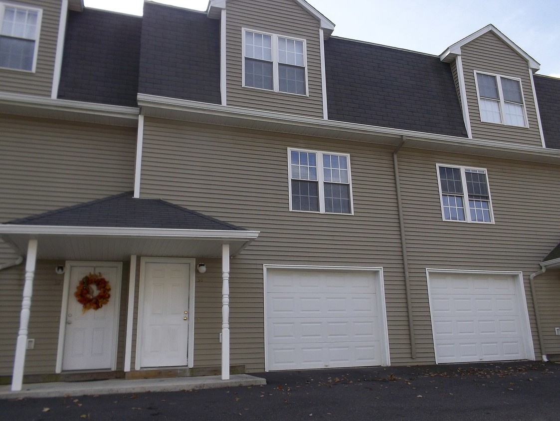 Primary Photo - 170 Stonefield Dr