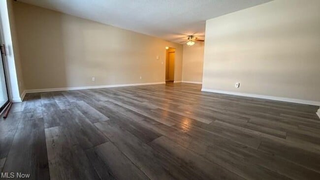 Foto del edificio - 1263 Lost Nation Rd