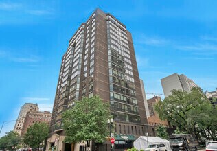 Building Photo - 21 W Goethe St