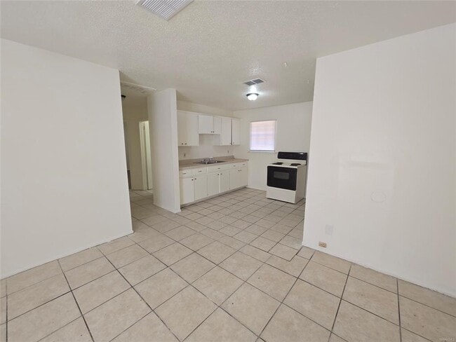 Building Photo - 412 Edward St