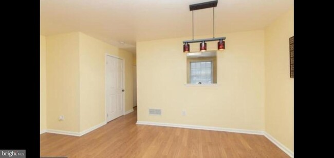 Foto del edificio - 104 Washington Ct