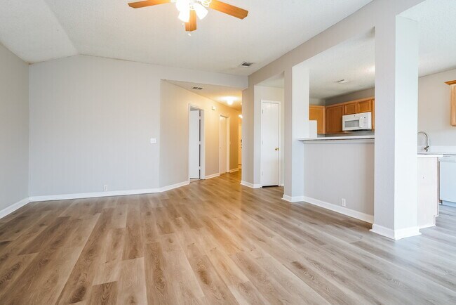 Foto del edificio - 6901 Baybridge Dr