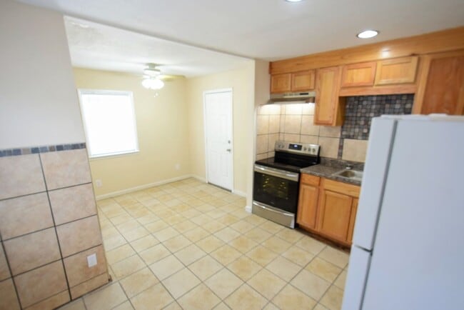 Building Photo - Savoy Heights