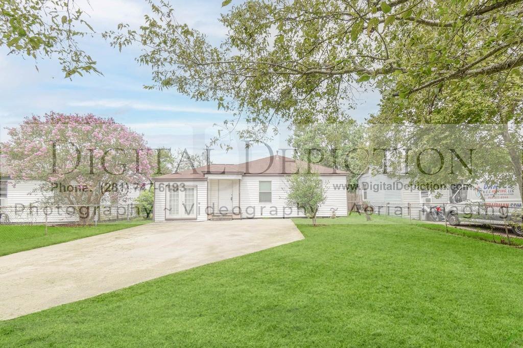 Foto principal - 208 17th St N