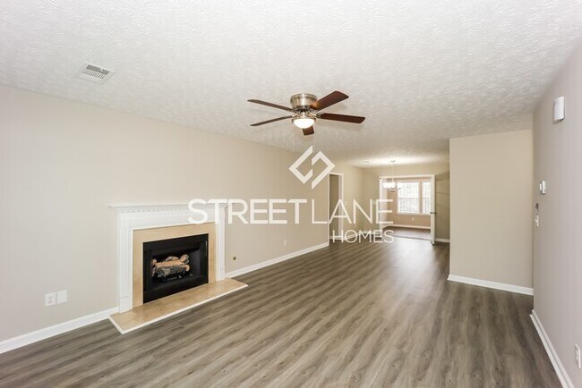 Building Photo - REDUCED! - Now offering $500 off first ful...