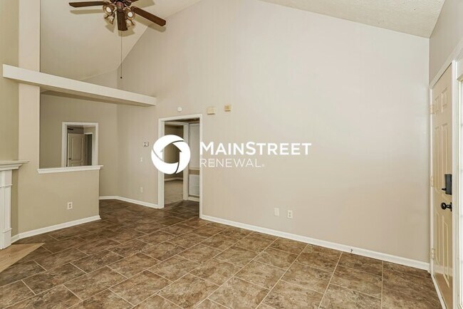 Building Photo - 3 Bedroom Pet-Friendly Home in Nashville, TN with Main Street Renewal