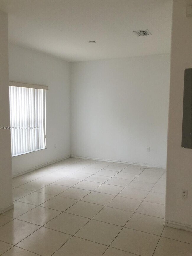 Foto del edificio - 3385 Merrick Ct