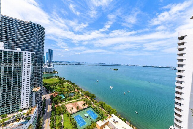 Foto del edificio - 1717 N Bayshore Dr