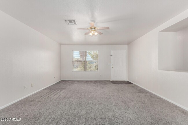 Building Photo - 11606 W Columbine Dr