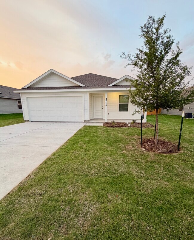 Foto del edificio - 3715 Longleaf Dr