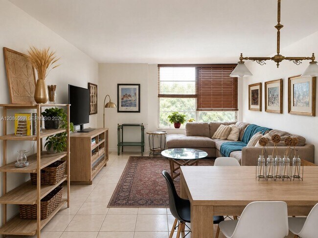 Building Photo - 2899 Collins Ave