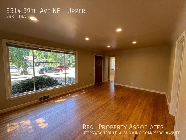 Building Photo - 5514 39th Ave NE